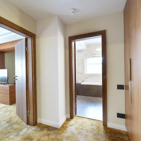 Yasu Luxury Apartment