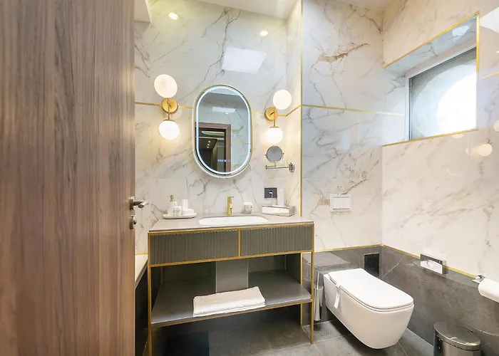 Yasu Luxury * ブカレスト